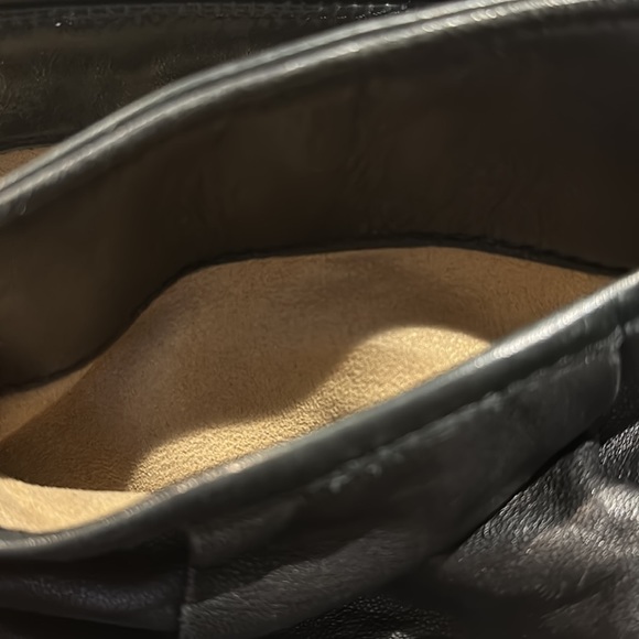 LEATHER SHOULDER BAG // WORN WITH SOME WEAR & TEAR - Picture 12 of 16